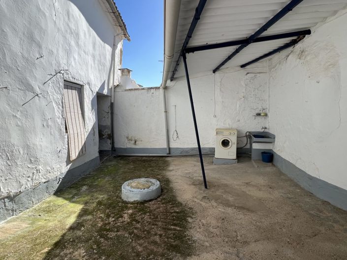 Image No.37-6 Bed House for sale