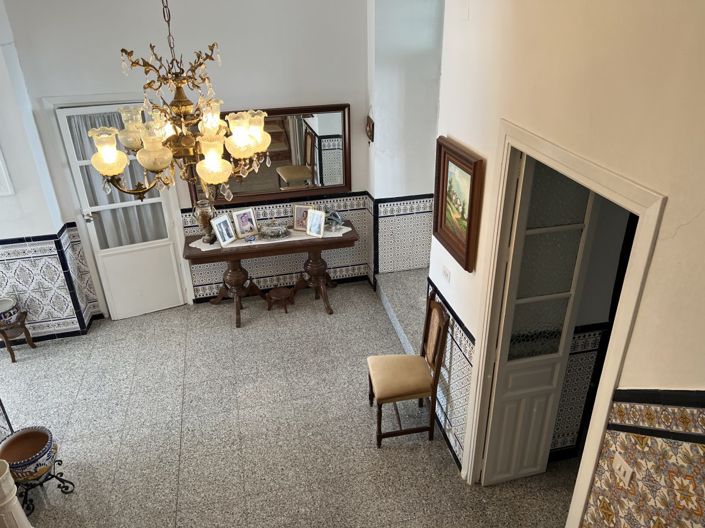 Image No.38-6 Bed House for sale