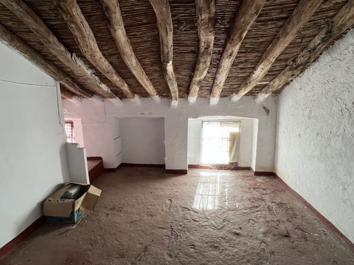 Image No.47-6 Bed House for sale