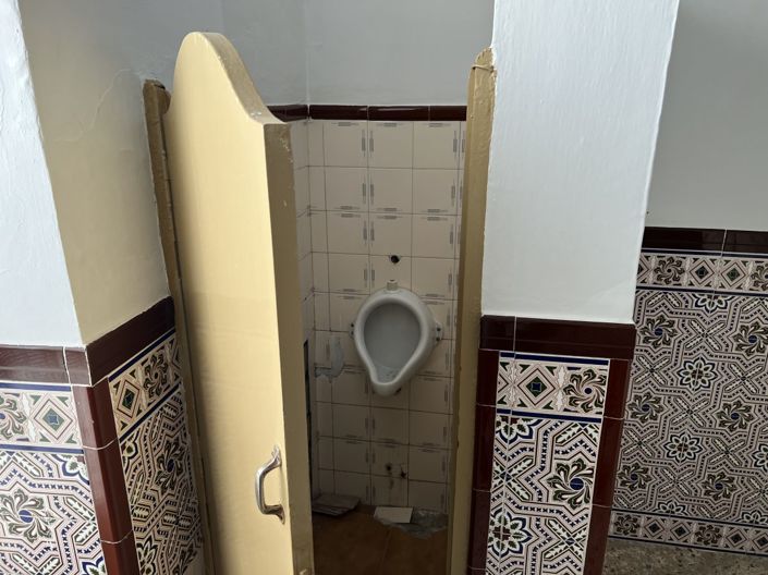 Image No.6-6 Bed House for sale