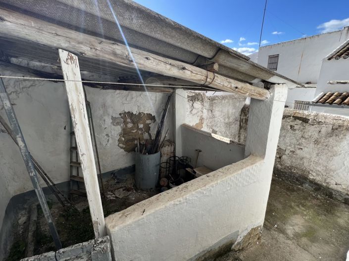 Image No.7-6 Bed House for sale