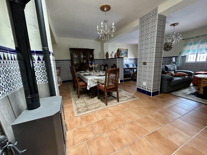 Image No.4-3 Bed Property for sale