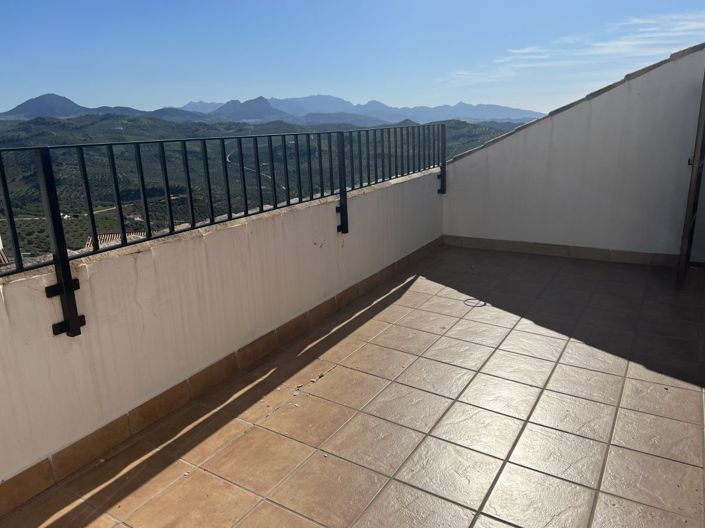 Image No.1-3 Bed Townhouse for sale