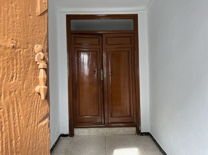 Image No.7-5 Bed Townhouse for sale