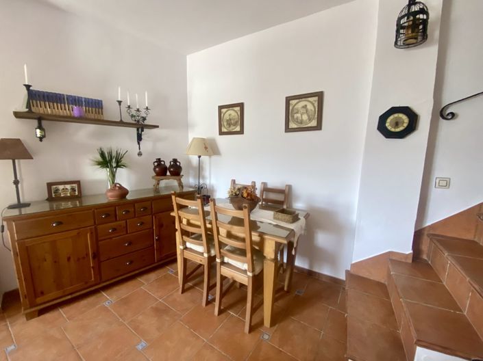 Image No.8-3 Bed Property for sale