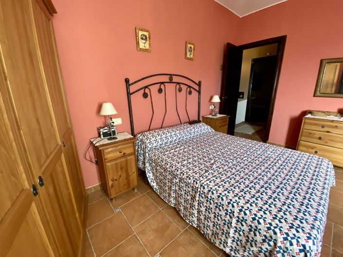 Image No.20-3 Bed Property for sale