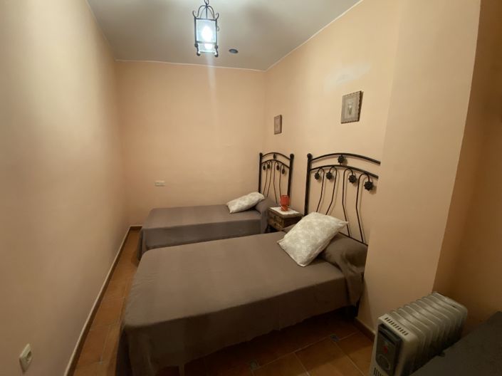 Image No.25-3 Bed Property for sale