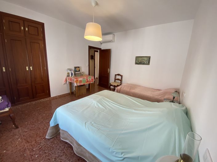 Image No.5-5 Bed Duplex for sale