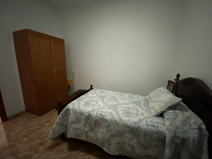 Image No.24-4 Bed Property for sale