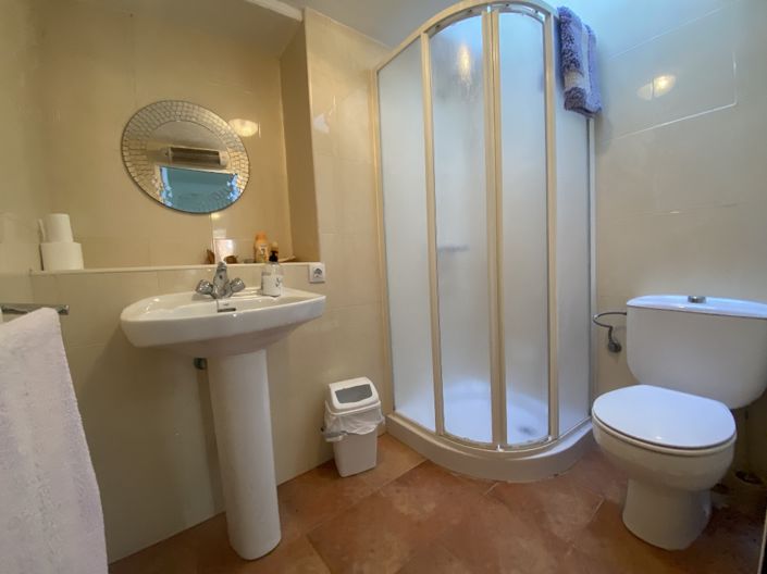 Image No.9-2 Bed Townhouse for sale