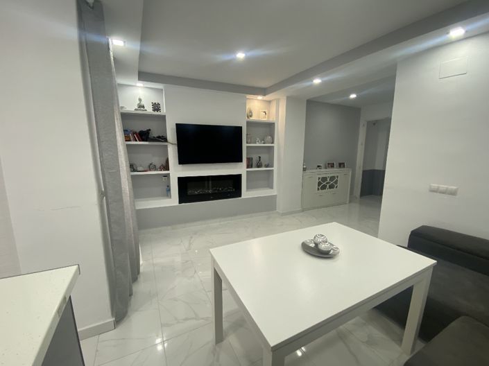 Image No.8-3 Bed Property for sale