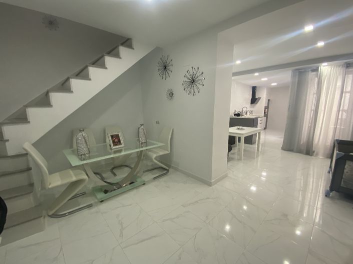 Image No.9-3 Bed Property for sale