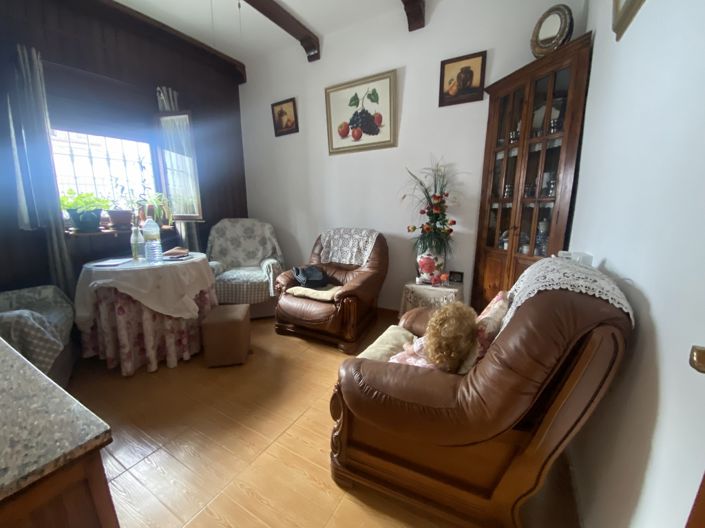 Image No.20-5 Bed Property for sale