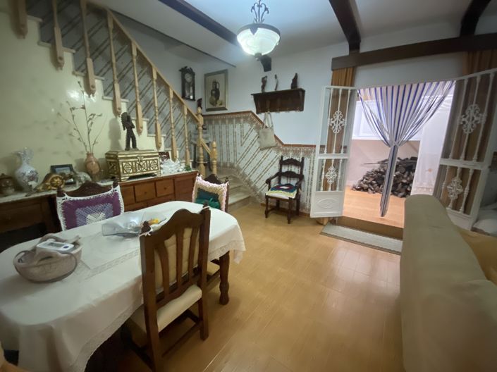 Image No.23-5 Bed Property for sale