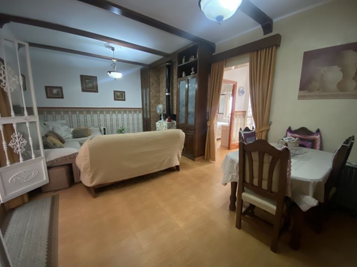 Image No.24-5 Bed Property for sale