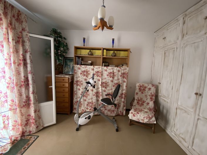 Image No.4-5 Bed Property for sale