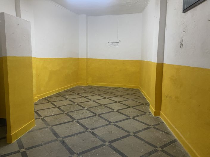 Image No.19-2 Bed Commercial for sale