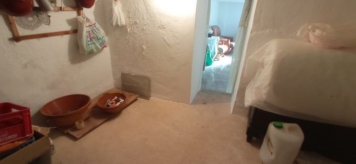 Image No.25-3 Bed House for sale