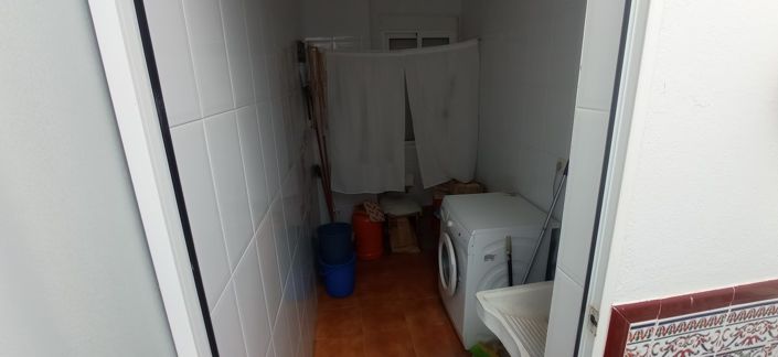 Image No.31-3 Bed House for sale