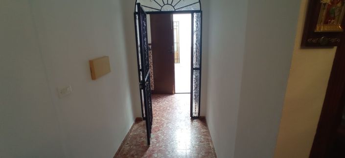 Image No.37-3 Bed House for sale
