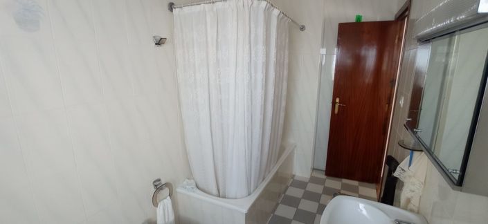 Image No.9-3 Bed House for sale