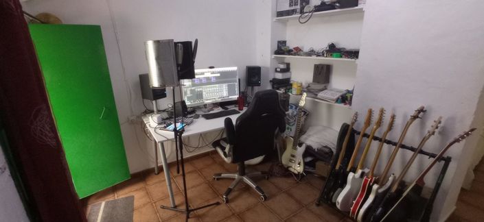 Image No.15-4 Bed Townhouse for sale