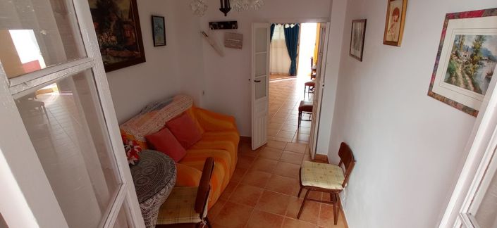 Image No.5-2 Bed House for sale