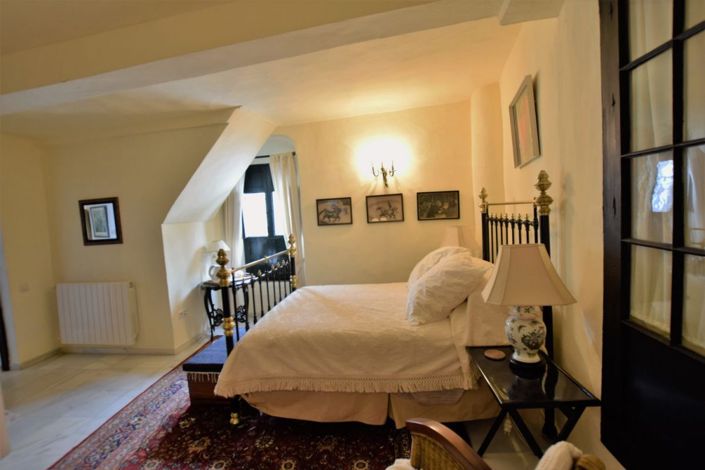 Image No.24-5 Bed Townhouse for sale