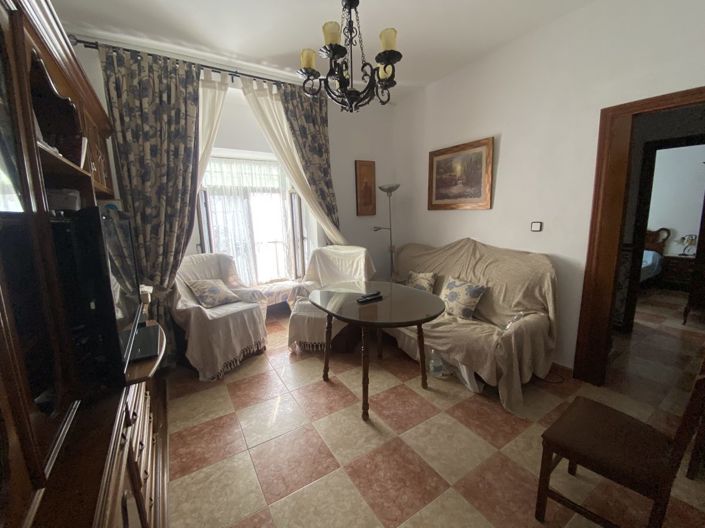 Image No.9-6 Bed Townhouse for sale