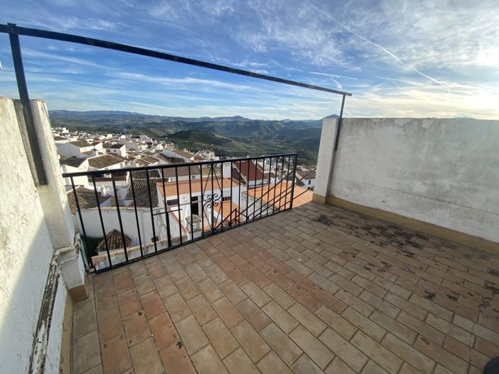 Image No.19-3 Bed Townhouse for sale