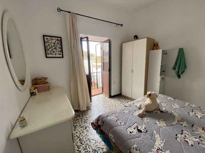 Image No.19-7 Bed Property for sale