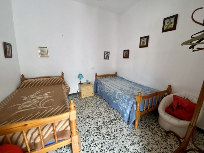 Image No.22-7 Bed Property for sale