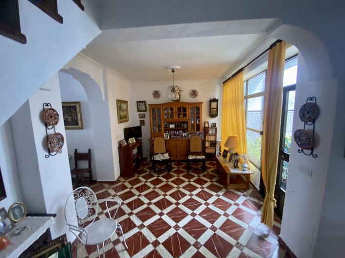 Image No.8-7 Bed Property for sale