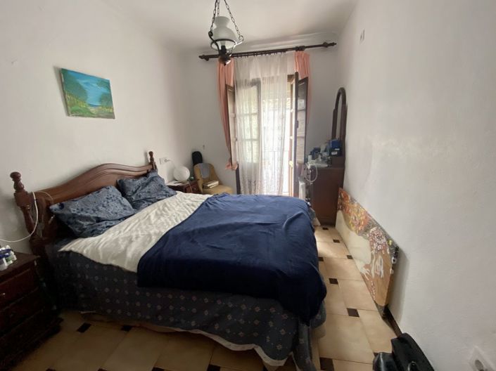 Image No.6-7 Bed Property for sale