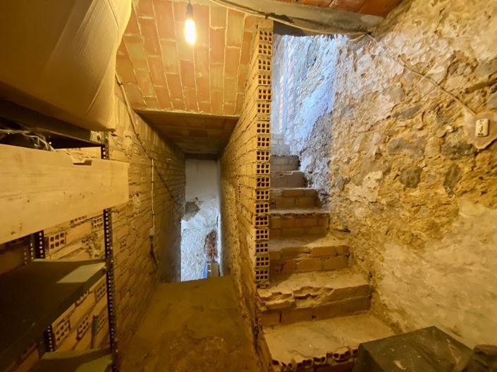 Image No.7-7 Bed Property for sale