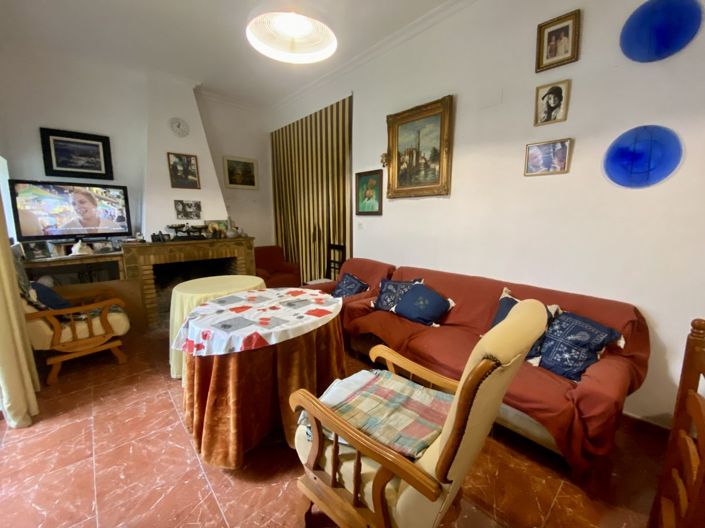 Image No.35-7 Bed Property for sale