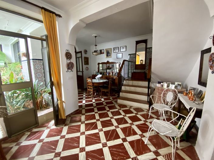 Image No.28-7 Bed Property for sale