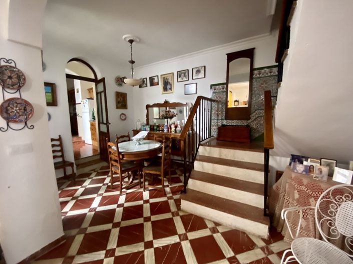 Image No.29-7 Bed Property for sale