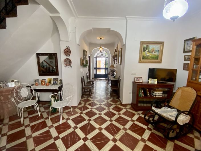 Image No.31-7 Bed Property for sale