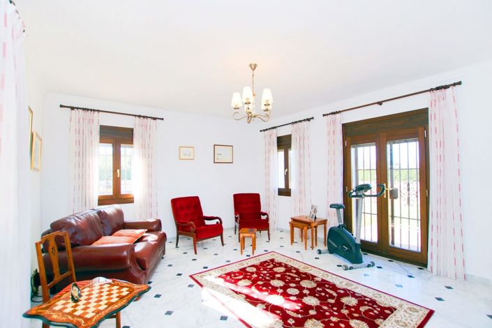 Image No.18-5 Bed Property for sale