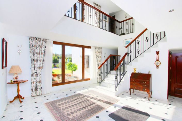 Image No.19-5 Bed Property for sale