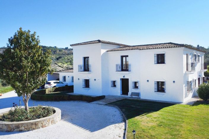 Image No.9-5 Bed Property for sale