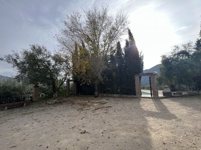 Image No.25-4 Bed Property for sale