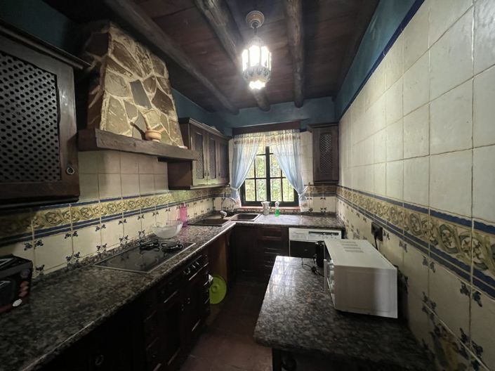 Image No.5-4 Bed Property for sale