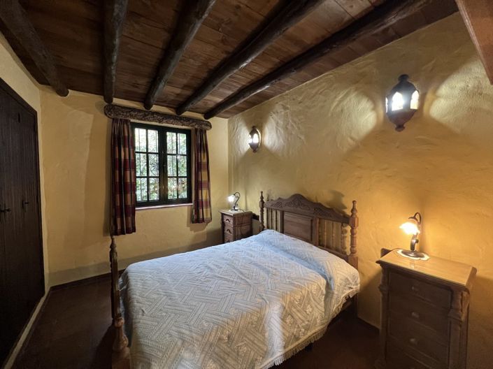 Image No.8-4 Bed Property for sale