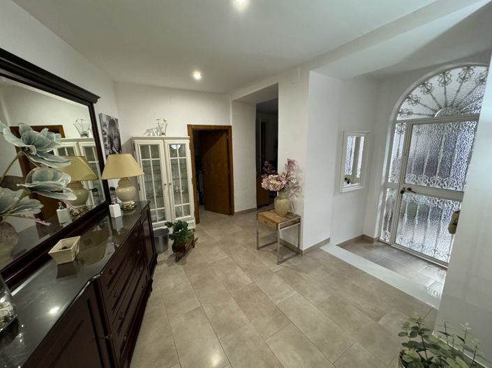 Image No.8-3 Bed Property for sale