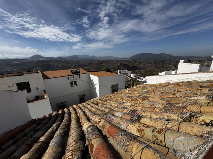 Image No.12-2 Bed Property for sale