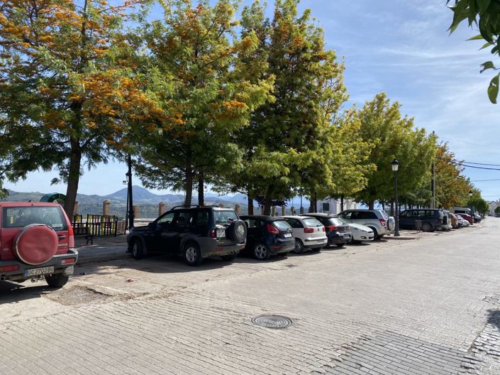 Image No.28-3 Bed Commercial for sale