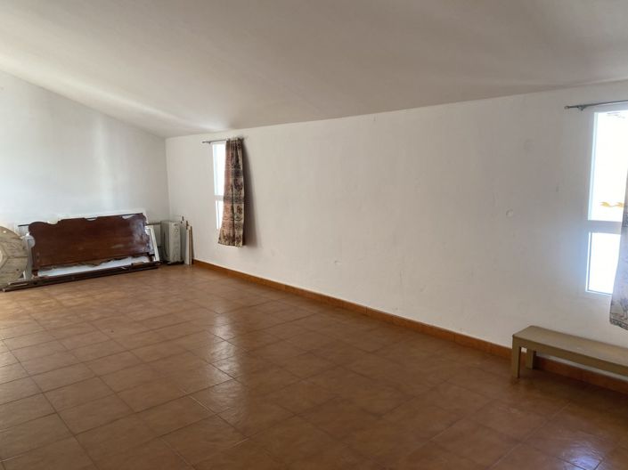 Image No.26-4 Bed Townhouse for sale