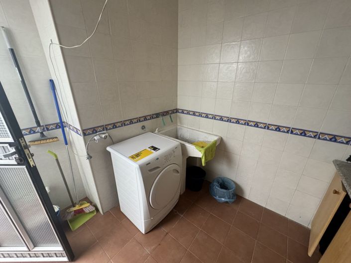 Image No.15-5 Bed Townhouse for sale